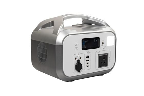 UL / CE được phê duyệt 576Wh AC Output Power Sạc nhanh trong vòng 3 giờ Trạm năng lượng mặt trời di động với đèn LED cho RV