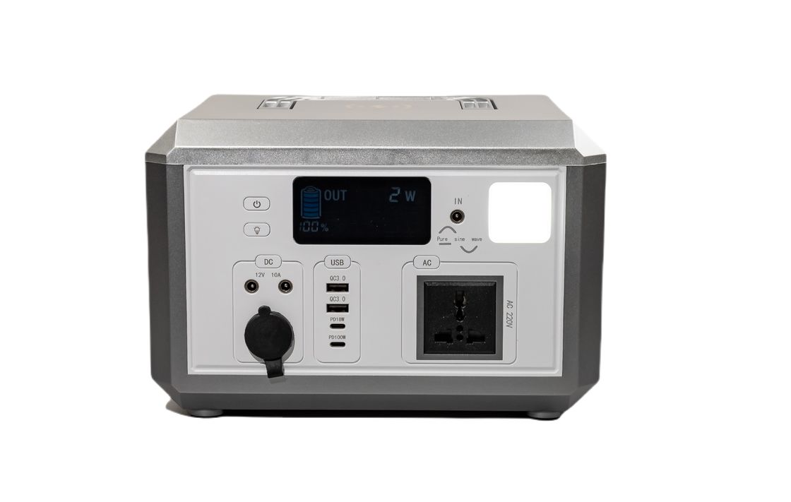 Chuyển đổi miễn phí Chuyển đổi không đổi ổ cắm 600W sạc PV Trạm điện tốt nhất với đèn SOS cho nguồn điện khẩn cấp